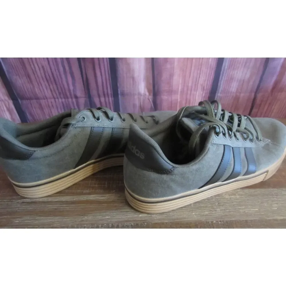 adidas Men's Daily 4.0 Sneakers Sz 12 Green Canvas Gum Sole Streetwear IF4494